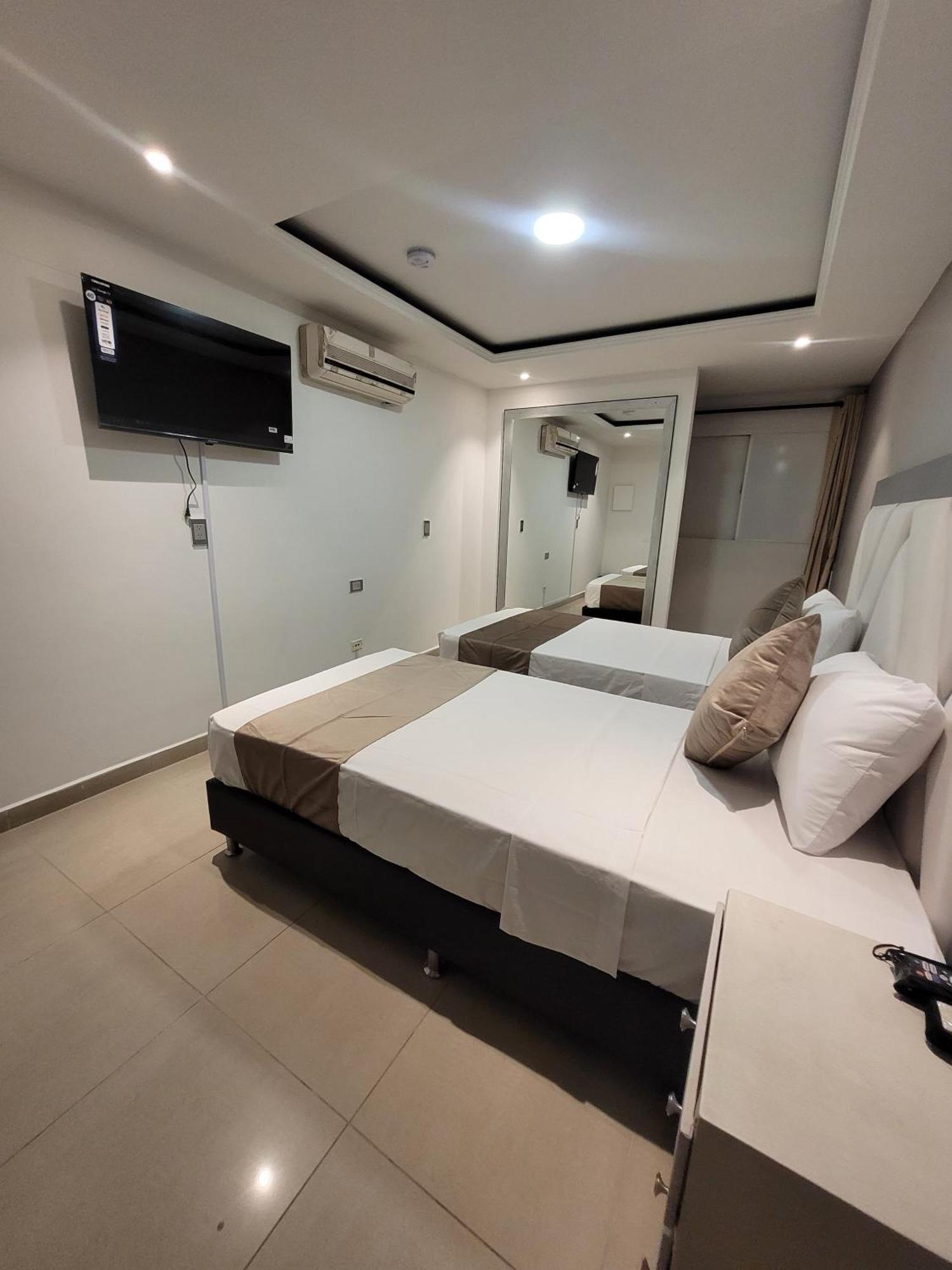 Hotel Med 33 Medellín Exteriér fotografie