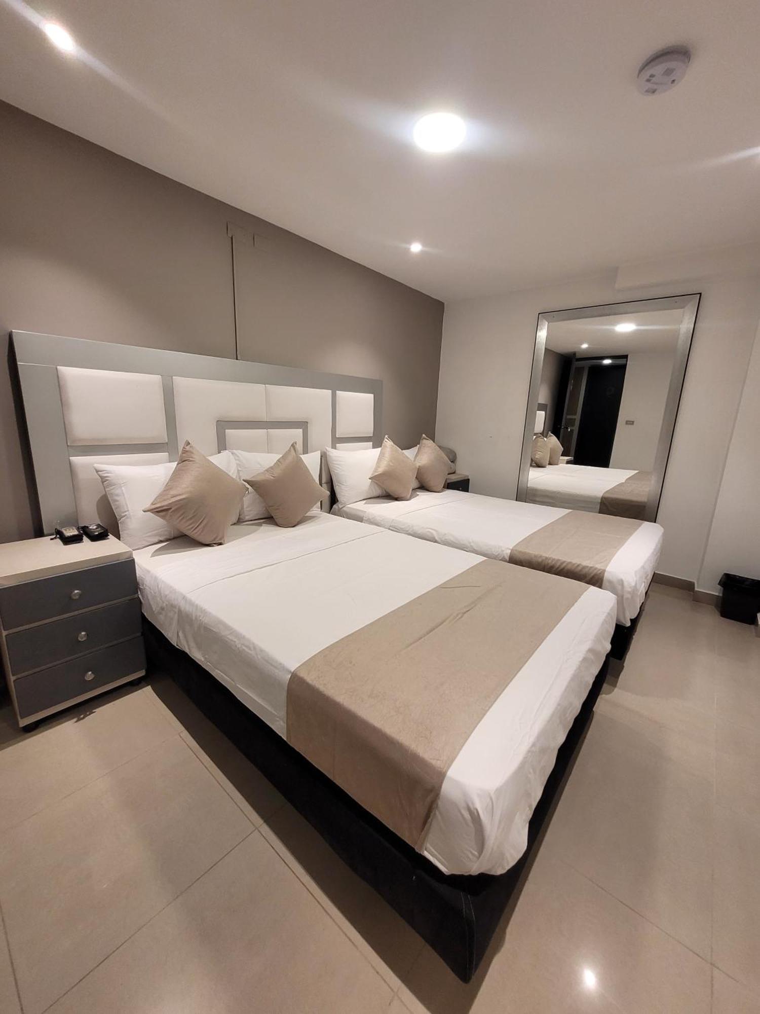 Hotel Med 33 Medellín Exteriér fotografie