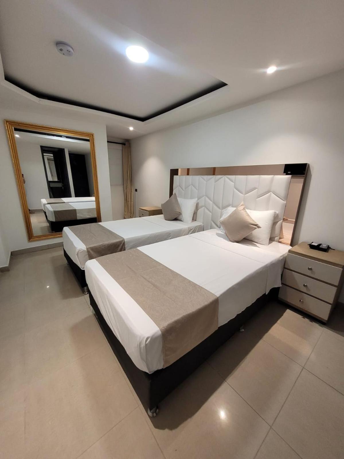 Hotel Med 33 Medellín Exteriér fotografie