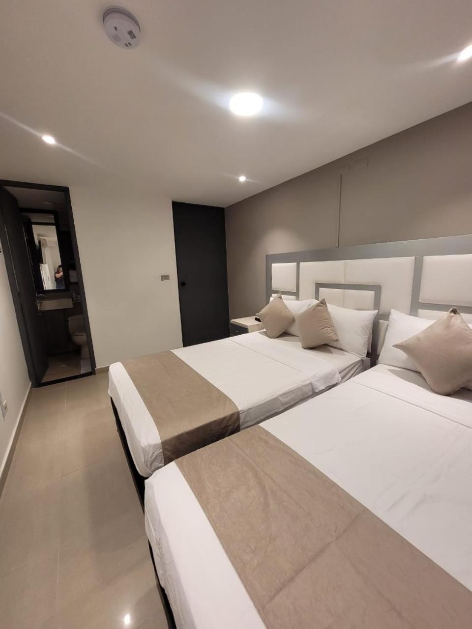 Hotel Med 33 Medellín Exteriér fotografie